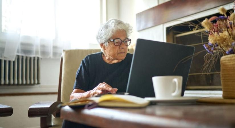 Ismerőse nevében félmillió forinttal károsítottak meg egy idős asszonyt
