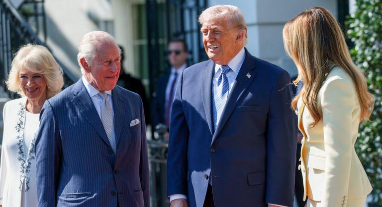 Amerikában tojásokon jár majd III. Károly király, de Trumpnak is vissza kell fognia magát