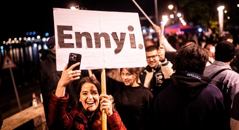 Tegnap még ők voltak a nemzet, ma pedig ők a múlt – Kende Anna szociálpszichológus a társadalmi változásokról