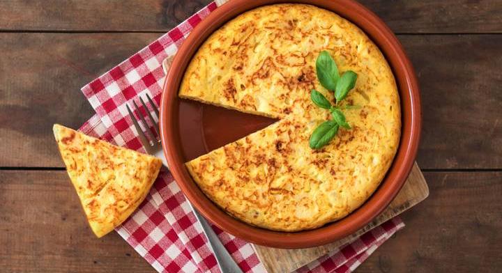 Mediterrán krumplis-tojásos omlett: mennyei hétvégi reggeli