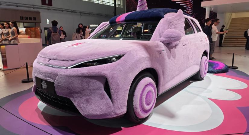 Cukiság faktor kimaxolva: Pekingben találkozunk a plüssbevonatú legújabb BYD-val