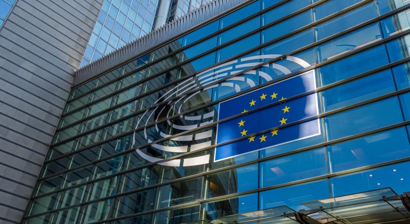Drasztikus lépésre készül Brüsszel: így próbálják visszaszerezni az elcsalt uniós forrásokat