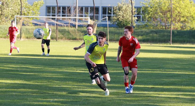 Ekkora gólt ritkán látni az NB III-ban: a szekszárdi Brecska Szabolcs 60 méterről ágyúzott a pécsi kapuba (videó)