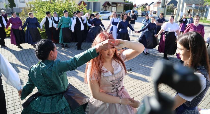 Jó hangulatú rendezvényen ünnepeltek a mezőfalvi németek (képgalériával)