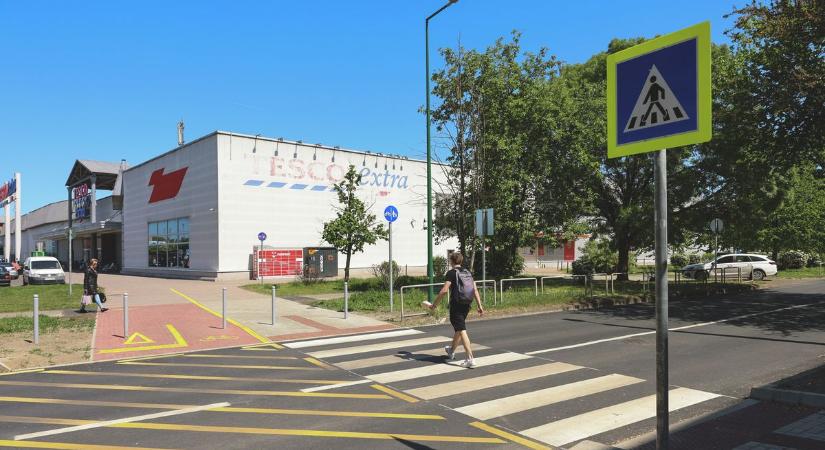 Szegediek százai könyörögtek érte: végre biztonságosabb lett a rókusi Tesco környéke