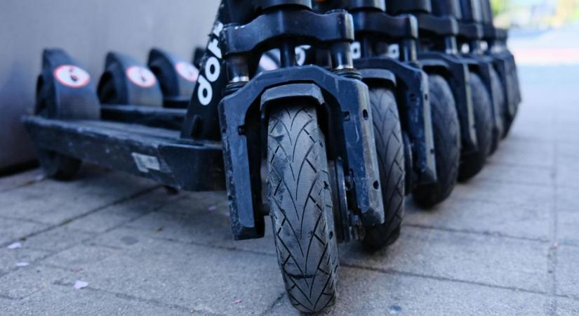 KRESZ Ausztriában: keményen odacsapnak a rollereseknek májustól