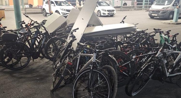 Huszonhét lopott biciklivel bukott le egy furgonos a határon