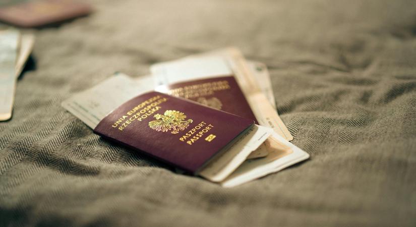 Nyaralás: Idén a britek is otthon maradnak, fogja a fejét a Ryanair és a British Airways