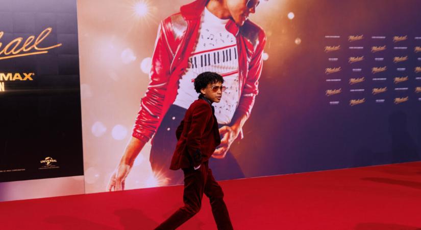 Gyenge kritikák mellett is milliók nézik a Michael Jackson-filmet