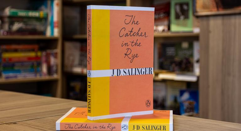 Kiderült, hogy J. D. Salinger miért változtatta meg a Zabhegyező borítóját