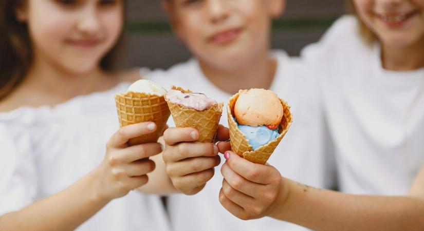 Fél áron fagyizhatsz a Balatonnál: ezeken a helyeken olcsóbb a gombóc