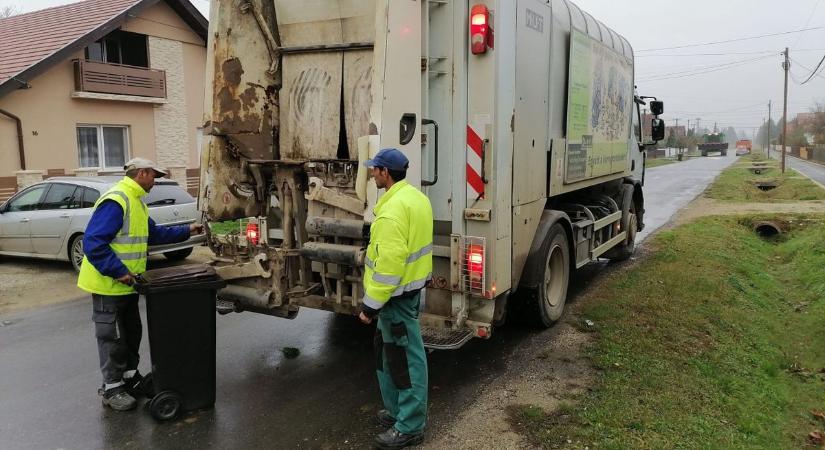 Figyelmeztetés! – csak a szabályosan kihelyezett zöldhulladékot viszik el a Balaton-parti településről