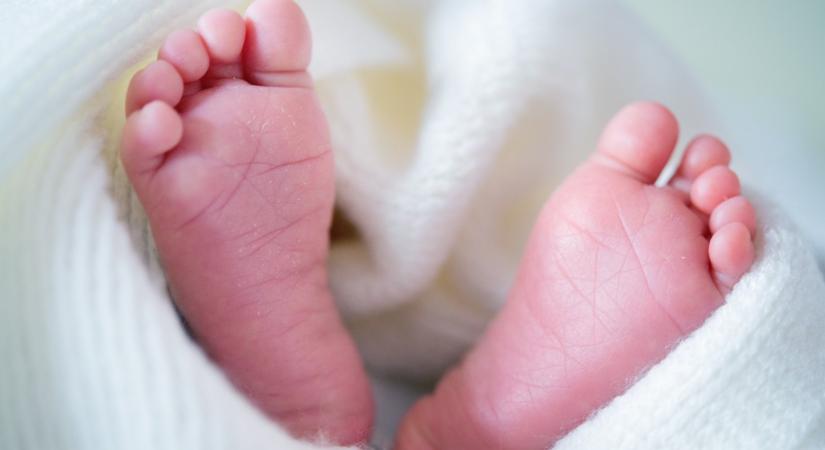 Gólyahír: ilyen különleges nevet kapott a leendő miniszter unokája