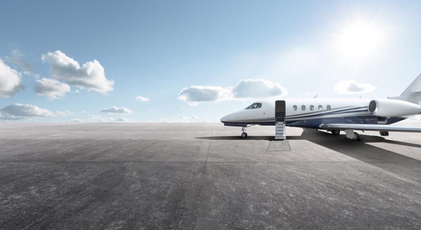 Financial Times: tömegével menekítik ki a vagyonukat Magyarországról a NER-milliárdosok