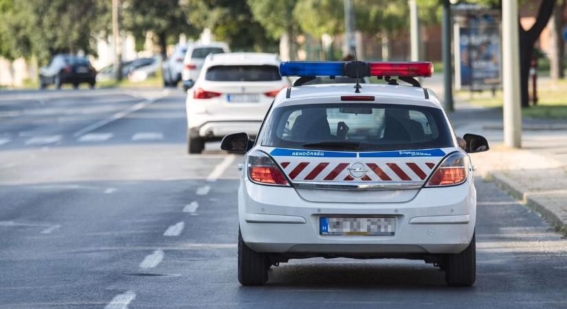 Négyéves kislányhoz érkeztek a debreceni rendőrök, ezért hívta az anyuka őket – videóval