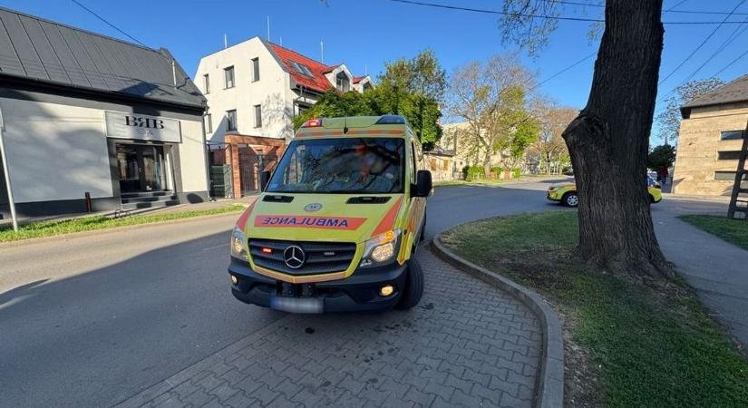 Véres reggel az együtt töltött éjszaka után: párja szúrhatta meg a férfit Szoboszlón – videóval