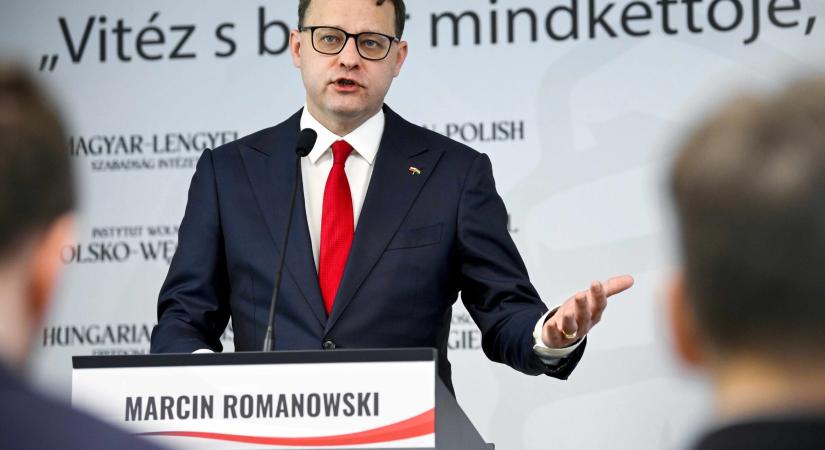 A Fidesz-frakció munkatársának lakásában él a körözött lengyel politikus a Direkt36 szerint