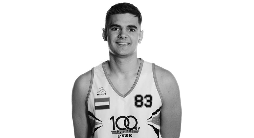 Gyászoló anyák üzentek az autójával a csatornába zuhanó pécsi kosaras szüleinek