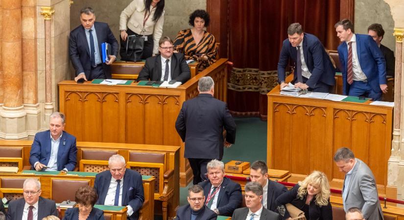 Orbán Viktor nem távozik üres kézzel, több mint 38 millió forint végkielégítést kap