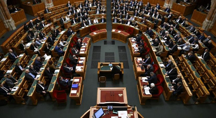 Nézze itt élőben az Országgyűlés alakuló ülésének sajtótájékoztatóját