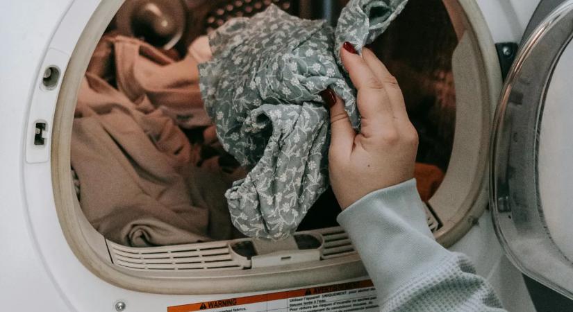 Olajfolt került a ruhádra? Ezzel a tuti trükkel bármikor kiszedheted!