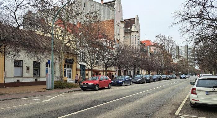 Díjmentes parkolás Szolnokon május 1-jén