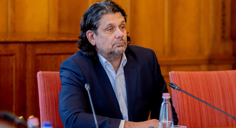 Juszt László plagizálással vádolja Deutsch Tamást, és lehülyézte az EP-képviselőt