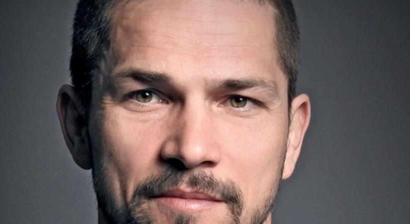 Keserű családi múltjáról vallott a népszerű magyar színész: "Nézd, van egy olyan nagyapa, aki felakasztotta az apámat..."