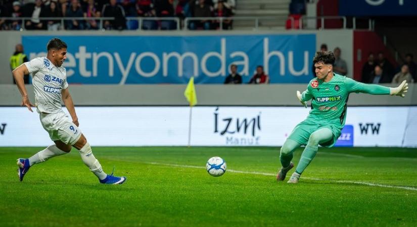 Kézzel, lábbal, fejjel! Először kapott bizalmat, parádés formában védett a Szpari fiatal kapusa (videóval)