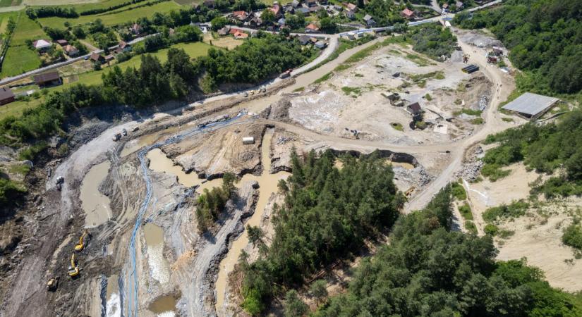 Összeomlott Parajd: tömeges bezárások és megugró munkanélküliség a sóbánya katasztrófája után