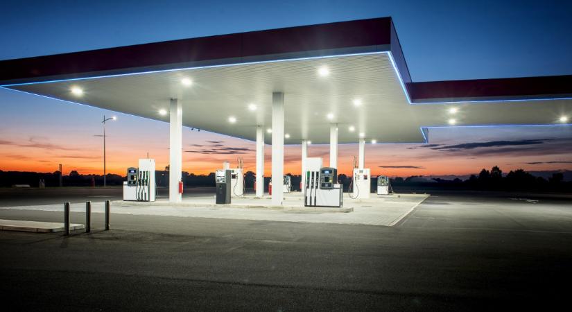 Hatalmas árzuhanás okozott üzemanyaghiányt, egy teljes térség maradt benzin nélkül