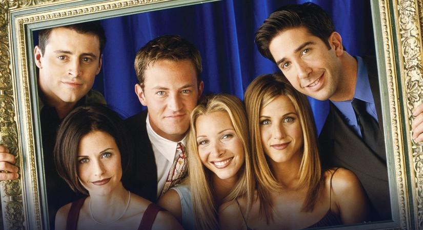 Lisa Kudrow szerint a Jóbarátok írói főleg férfiak voltak, akik "sokáig fennmaradtak, hogy kibeszéljék a szexuális fantáziáikat" a sorozat színésznőiről