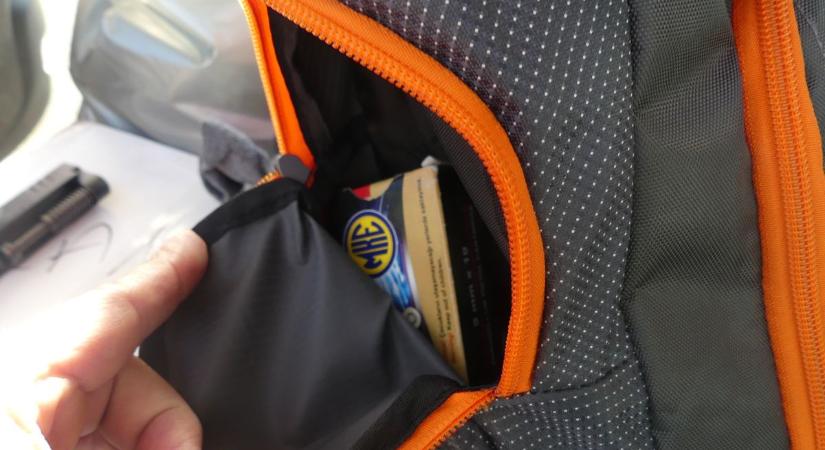 Nagy fogás a határon, fegyver és lőszer került elő egy autóból