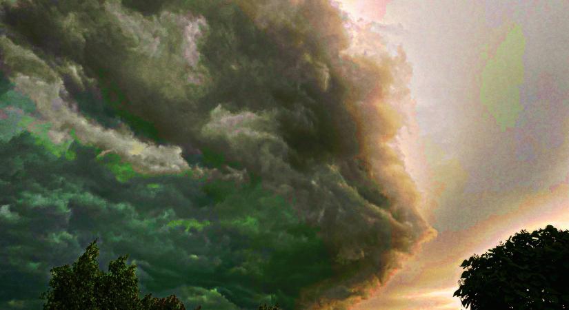 Fordulatokkal teli május elé nézünk