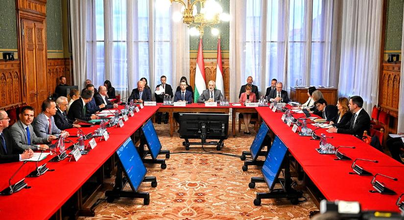 Megvan, mely parlamenti bizottságokat vezetheti a Fidesz, a Mi Hazánk megkapta a nemzetbiztonságot