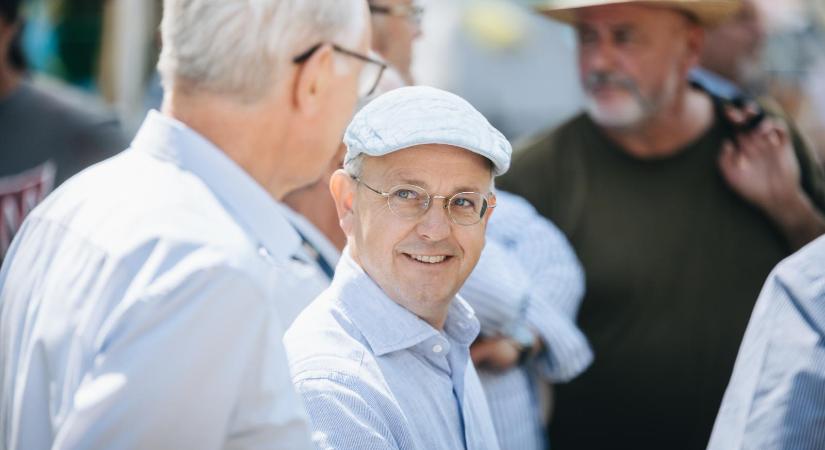 Lemond Bús Balázs, a Fidesz-közeli celebritásokra milliókat szóró Nemzeti Kulturális Alap alelnöke