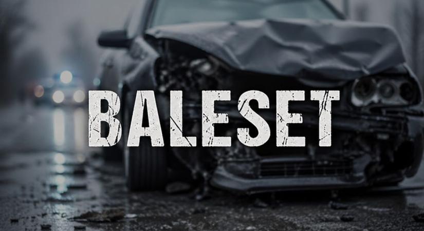 Árokba hajtott, fának csapódott és felborult egy autó Nagykálló közelében