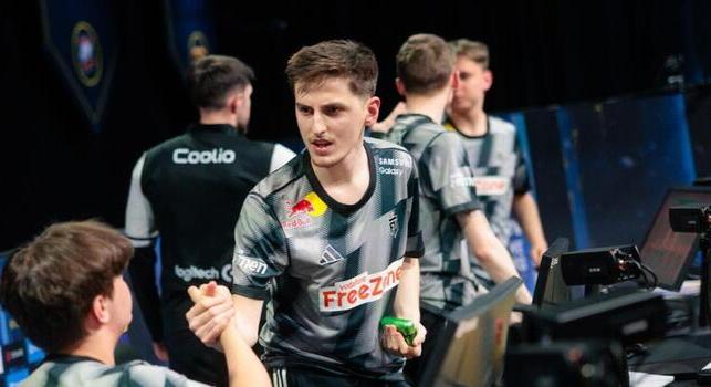 Az utolsó pillanatban cserél a FUT, coolio játékosként bizonyíthat