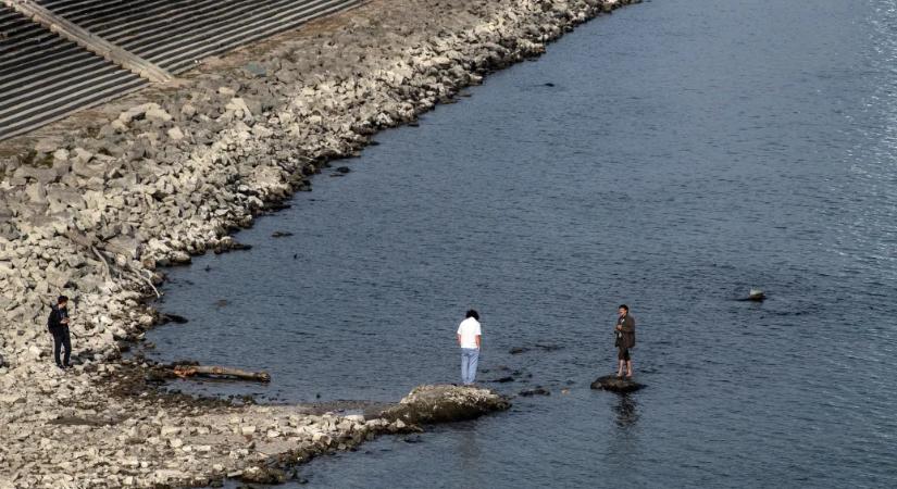 Tavaszi aszály van az országban, a Dunából újra előbukkant az Ínség-szikla