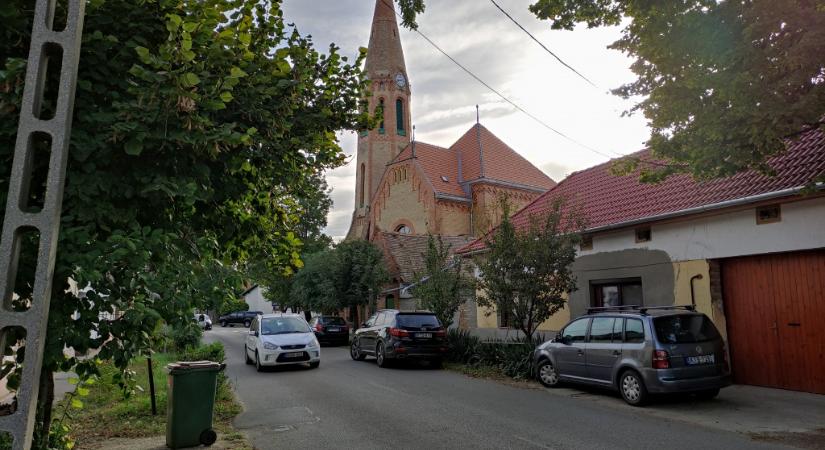 A református egyház tégláiból készült Vásárhely legrégebbi épülete is