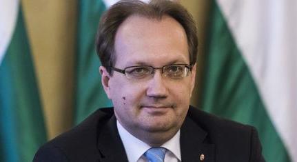 Hoppál Péter végleg visszavonul a politikától