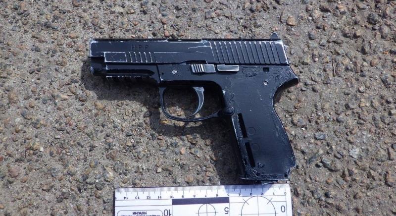 Kijevben egy részeg férfi fegyverrel fenyegette a járókelőket