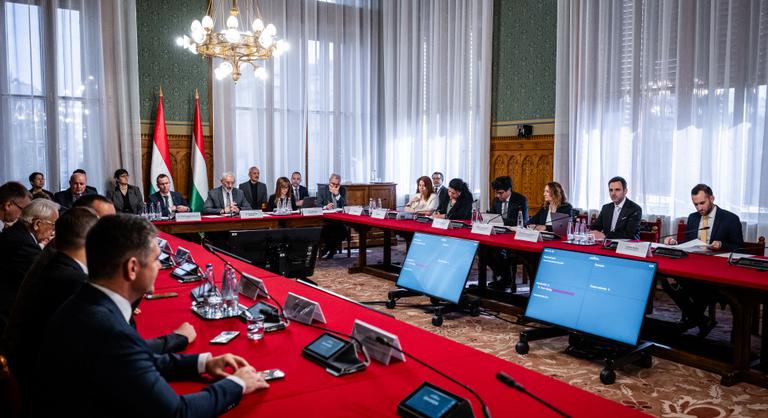 Eddig jól haladtak a tárgyalások a Tisza Párt és a Fidesz között, de itt az első töréspont