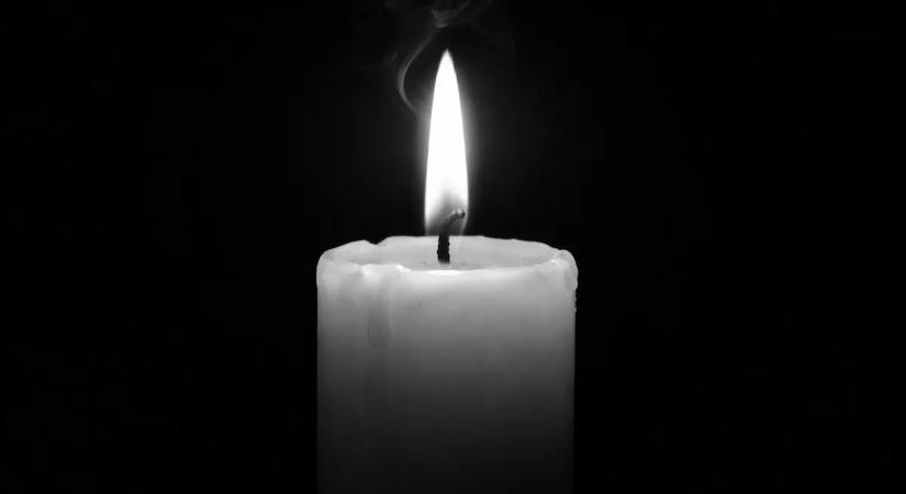 Most érkezett: elhunyt Sebő Ferenc