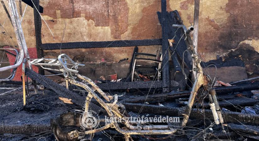 Elektromos kerékpár gyulladt ki Törökszentmiklóson – két épület is veszélybe került