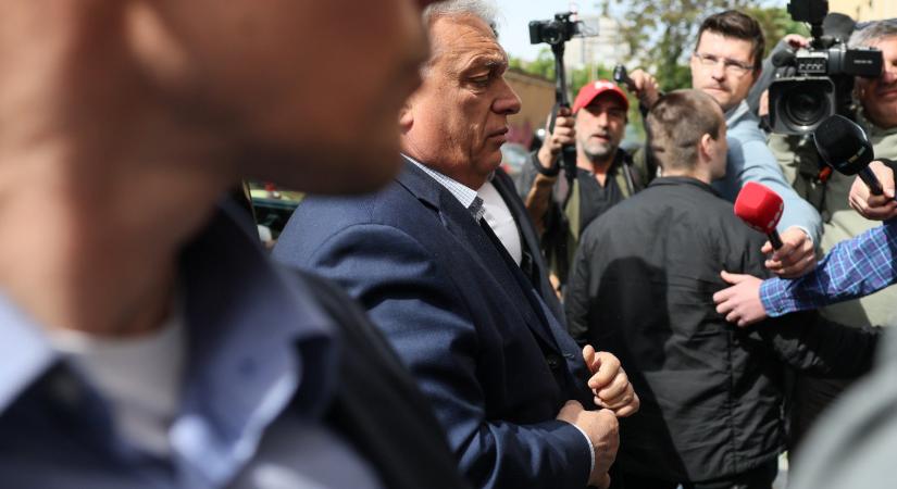 Orbán Viktor felajánlotta a lemondását a történelmi bukás után megtartott bő egy órás választmányi ülésen