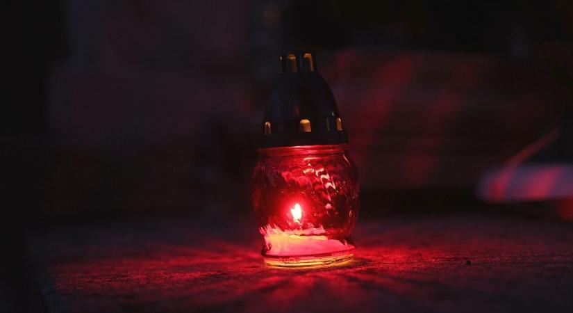 Meghalt mindenki Kató nénije