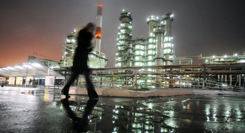 Teljes a káosz a német olajimportban, a kazahok mismásolnak, az oroszok segítenének - vagy mégsem - Berlin össze-vissza kapkod