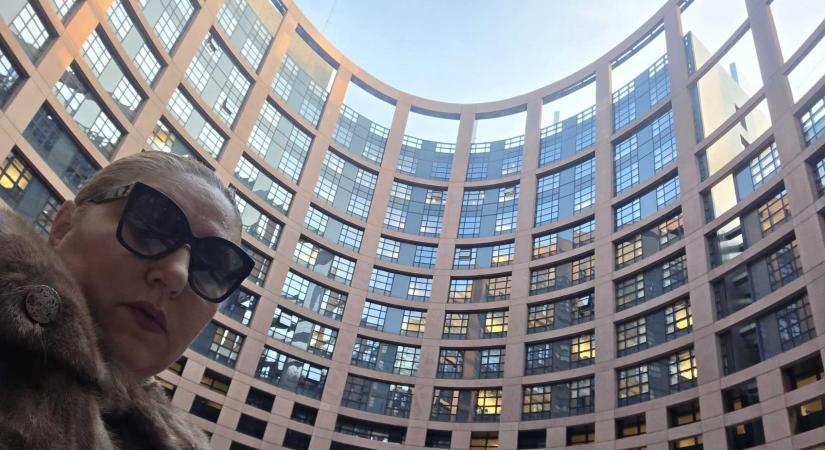 Mentelmi jog nélkül maradt Șoșoacă, folytatódhat ellene a büntetőeljárás