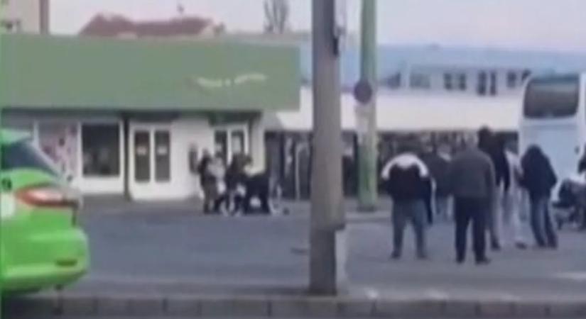 Fényes nappal estek egymásnak a belvárosi utcán